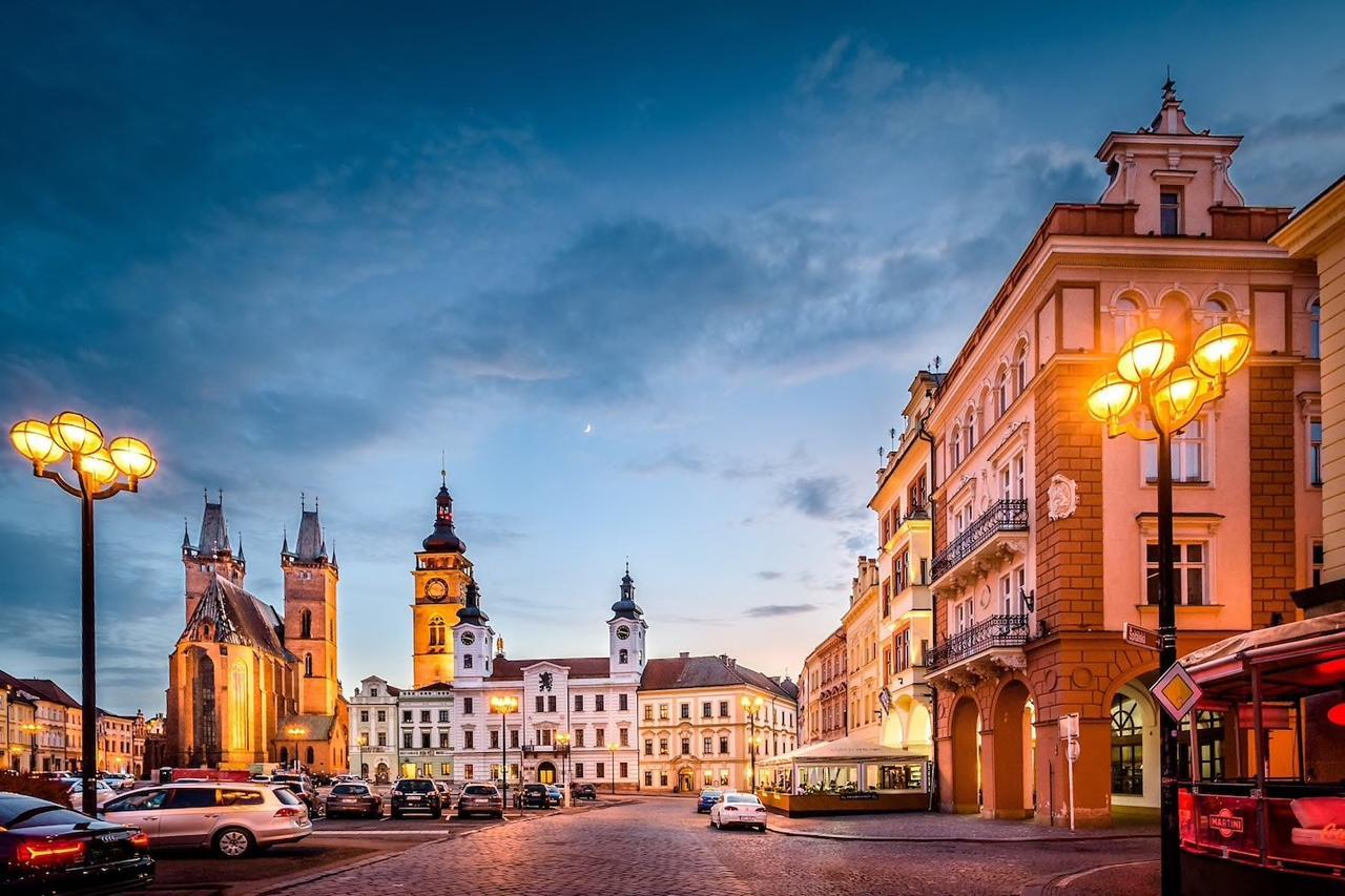 Unique Central SQUARE business apt. Hradec Králové Extérieur photo